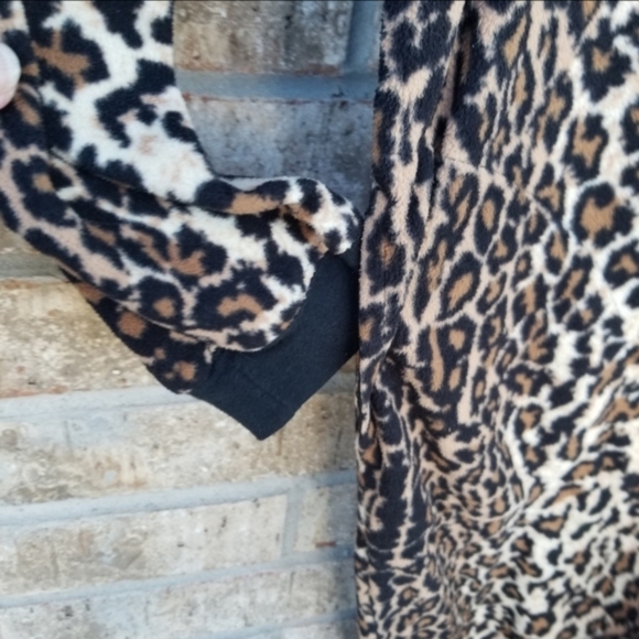 Nick&Nora LEOPARD OnePiece Fleece Footed Pajamas Sleeper (Med 8/10) Costume - Picture 6 of 10